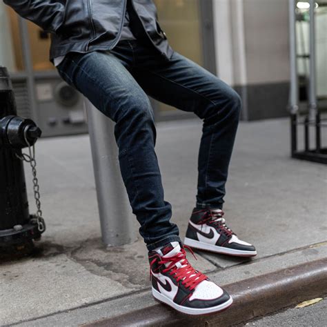 how to wear high top sneakers with skinny jeans